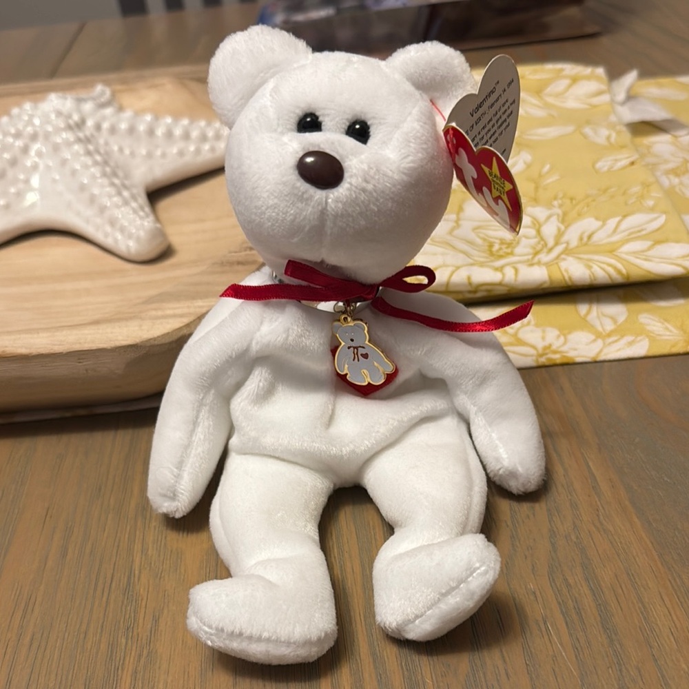 TY Beanie Babies Valentino Bear